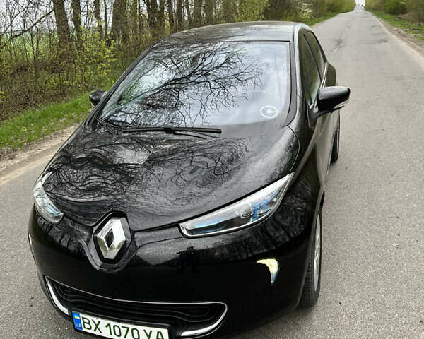 Черный Рено Зое, объемом двигателя 0 л и пробегом 119 тыс. км за 8000 $, фото 1 на Automoto.ua