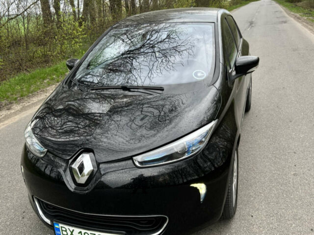 Черный Рено Зое, объемом двигателя 0 л и пробегом 119 тыс. км за 8000 $, фото 1 на Automoto.ua