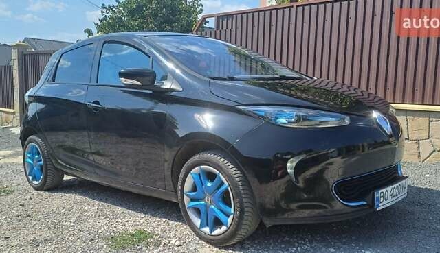Черный Рено Зое, объемом двигателя 0 л и пробегом 105 тыс. км за 7700 $, фото 1 на Automoto.ua