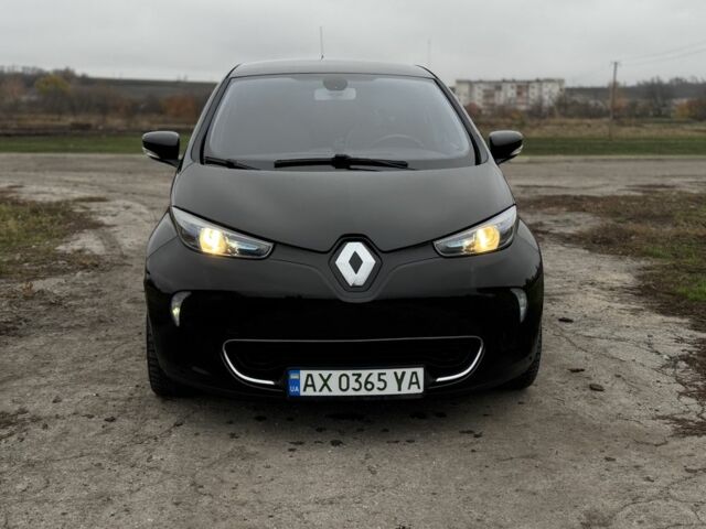 Черный Рено Зое, объемом двигателя 0 л и пробегом 140 тыс. км за 7700 $, фото 1 на Automoto.ua