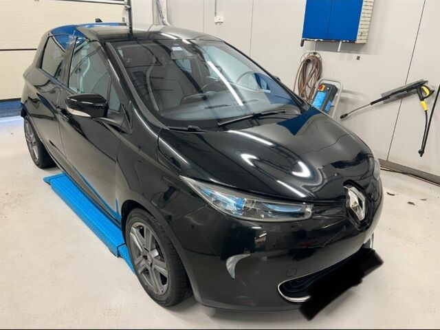 Черный Рено Зое, объемом двигателя 0 л и пробегом 52 тыс. км за 7700 $, фото 1 на Automoto.ua