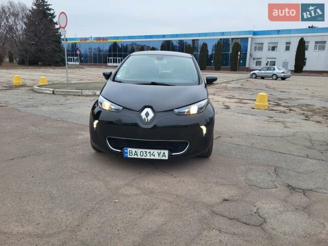 Черный Рено Зое, объемом двигателя 0 л и пробегом 92 тыс. км за 11000 $, фото 1 на Automoto.ua