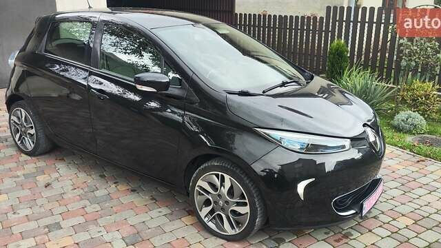 Черный Рено Зое, объемом двигателя 0 л и пробегом 97 тыс. км за 7650 $, фото 1 на Automoto.ua