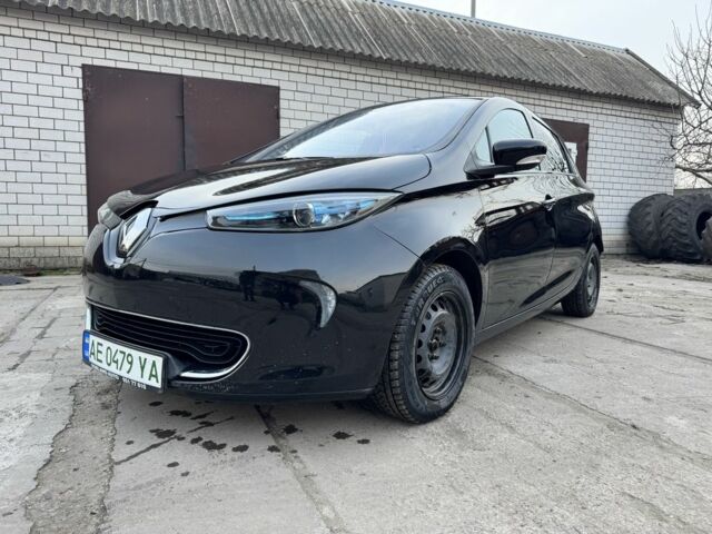 Черный Рено Зое, объемом двигателя 0 л и пробегом 92 тыс. км за 6600 $, фото 1 на Automoto.ua