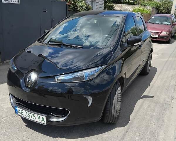 Черный Рено Зое, объемом двигателя 0 л и пробегом 102 тыс. км за 7900 $, фото 1 на Automoto.ua