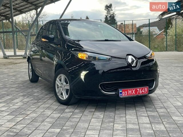 Черный Рено Зое, объемом двигателя 0 л и пробегом 93 тыс. км за 6870 $, фото 1 на Automoto.ua