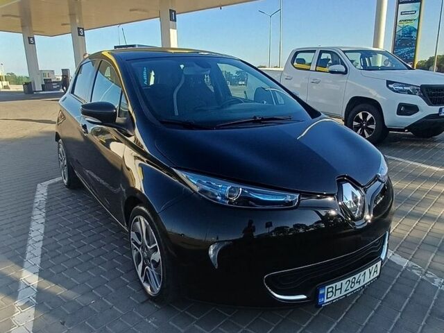 Черный Рено Зое, объемом двигателя 0 л и пробегом 103 тыс. км за 7900 $, фото 1 на Automoto.ua