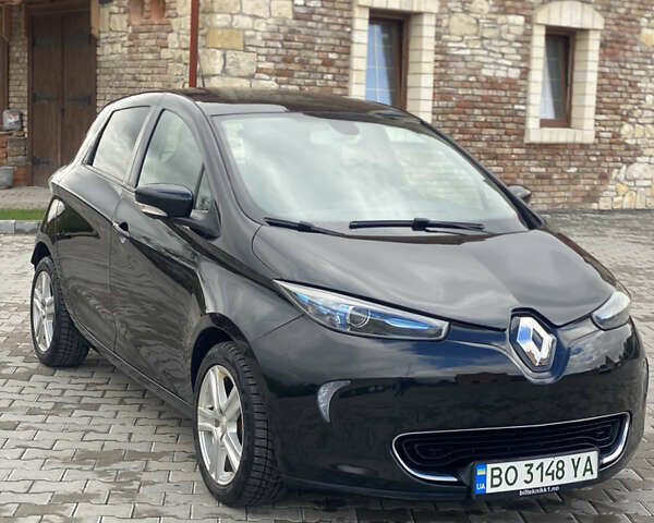 Черный Рено Зое, объемом двигателя 0 л и пробегом 136 тыс. км за 8800 $, фото 1 на Automoto.ua