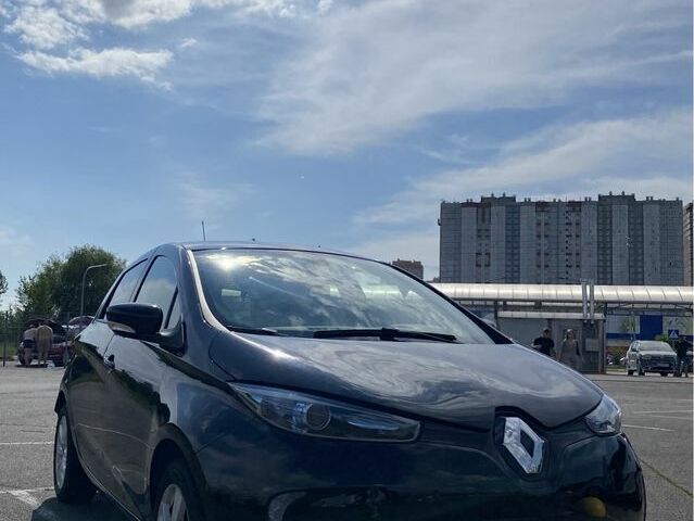 Черный Рено Зое, объемом двигателя 0 л и пробегом 100 тыс. км за 9800 $, фото 1 на Automoto.ua