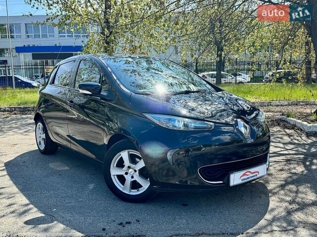 Черный Рено Зое, объемом двигателя 0 л и пробегом 170 тыс. км за 9990 $, фото 1 на Automoto.ua