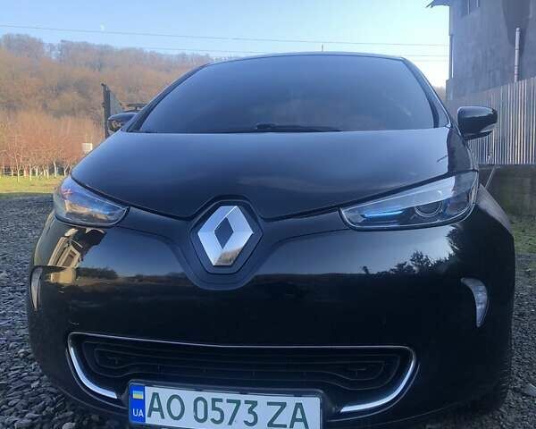 Черный Рено Зое, объемом двигателя 0 л и пробегом 165 тыс. км за 9500 $, фото 1 на Automoto.ua