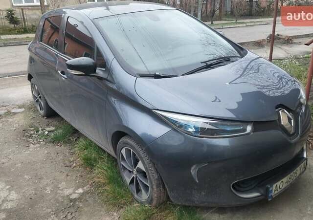 Черный Рено Зое, объемом двигателя 0 л и пробегом 120 тыс. км за 8500 $, фото 1 на Automoto.ua