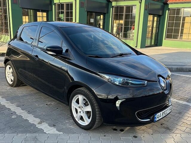 Черный Рено Зое, объемом двигателя 0 л и пробегом 61 тыс. км за 11000 $, фото 1 на Automoto.ua