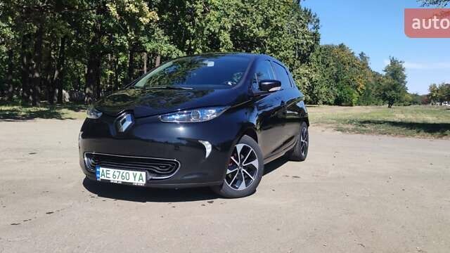 Черный Рено Зое, объемом двигателя 0 л и пробегом 88 тыс. км за 11000 $, фото 1 на Automoto.ua