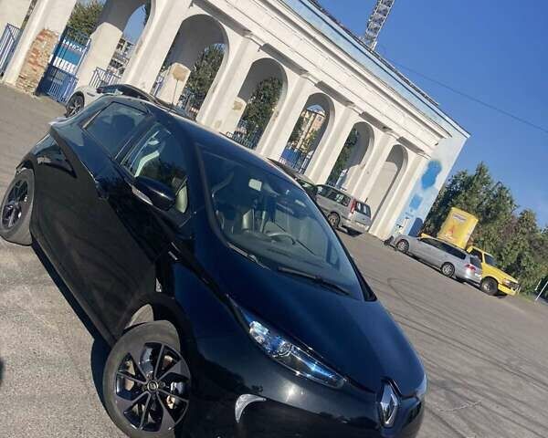 Черный Рено Зое, объемом двигателя 0 л и пробегом 75 тыс. км за 10500 $, фото 1 на Automoto.ua