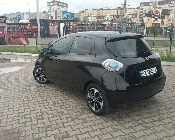Черный Рено Зое, объемом двигателя 0 л и пробегом 85 тыс. км за 9600 $, фото 1 на Automoto.ua