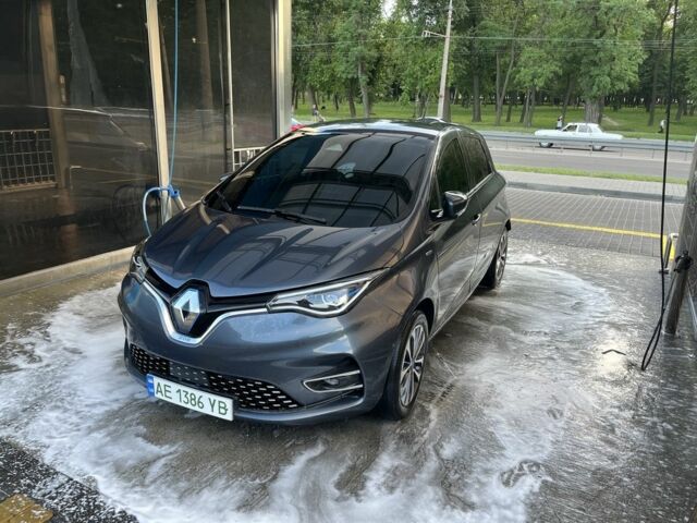 Черный Рено Зое, объемом двигателя 0 л и пробегом 84 тыс. км за 12000 $, фото 1 на Automoto.ua