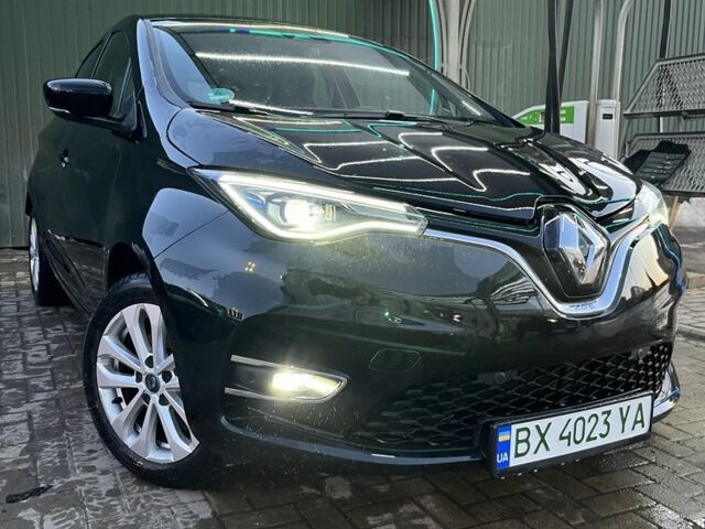 Черный Рено Зое, объемом двигателя 0 л и пробегом 50 тыс. км за 12000 $, фото 1 на Automoto.ua