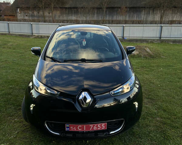 Черный Рено Зое, объемом двигателя 0 л и пробегом 49 тыс. км за 10900 $, фото 1 на Automoto.ua