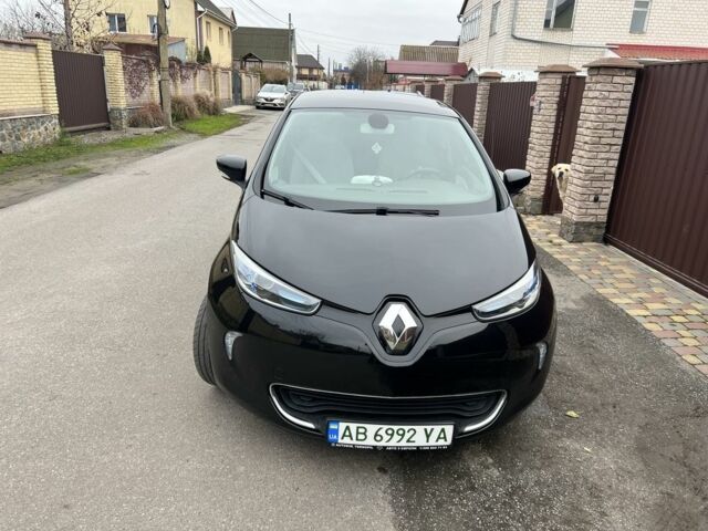 Черный Рено Зое, объемом двигателя 0 л и пробегом 106 тыс. км за 9400 $, фото 1 на Automoto.ua