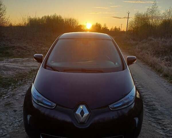 Фиолетовый Рено Зое, объемом двигателя 0 л и пробегом 135 тыс. км за 8800 $, фото 1 на Automoto.ua