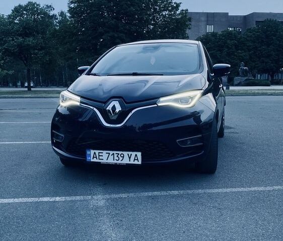 Фіолетовий Рено Зое, об'ємом двигуна 0 л та пробігом 75 тис. км за 12600 $, фото 1 на Automoto.ua
