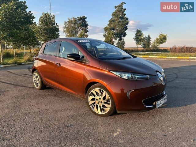 Коричневый Рено Зое, объемом двигателя 0 л и пробегом 149 тыс. км за 7700 $, фото 1 на Automoto.ua