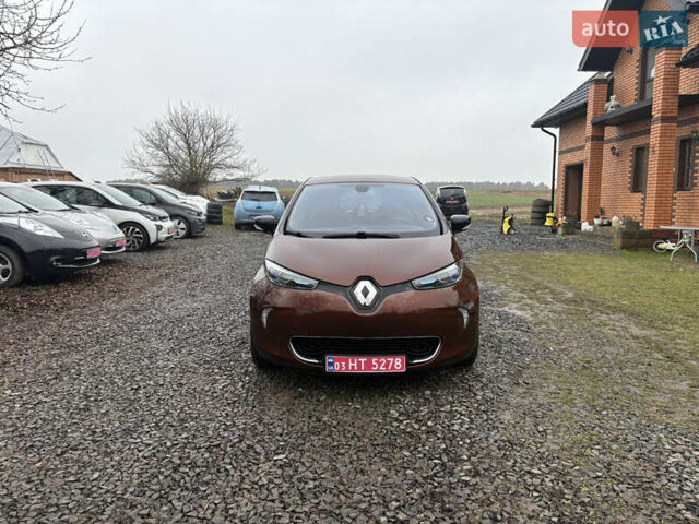 Коричневый Рено Зое, объемом двигателя 0 л и пробегом 129 тыс. км за 6200 $, фото 1 на Automoto.ua
