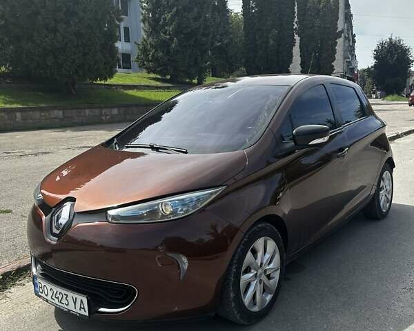 Коричневый Рено Зое, объемом двигателя 0 л и пробегом 108 тыс. км за 7900 $, фото 1 на Automoto.ua