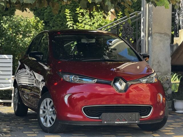 Красный Рено Зое, объемом двигателя 0 л и пробегом 218 тыс. км за 7150 $, фото 1 на Automoto.ua