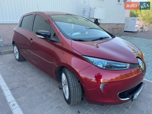 Красный Рено Зое, объемом двигателя 0 л и пробегом 87 тыс. км за 9800 $, фото 1 на Automoto.ua