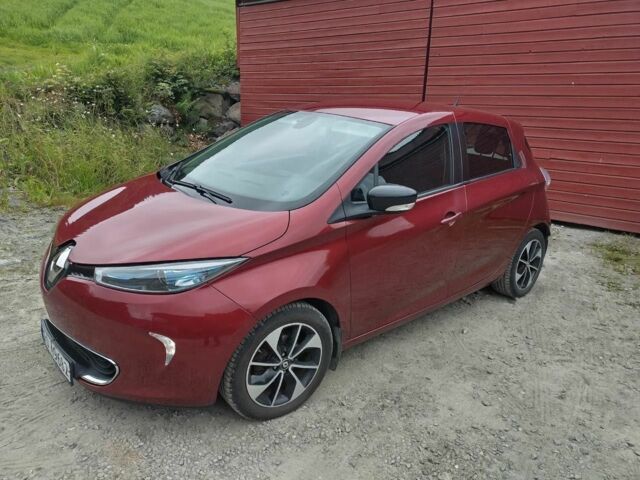 Красный Рено Зое, объемом двигателя 0 л и пробегом 80 тыс. км за 6900 $, фото 1 на Automoto.ua