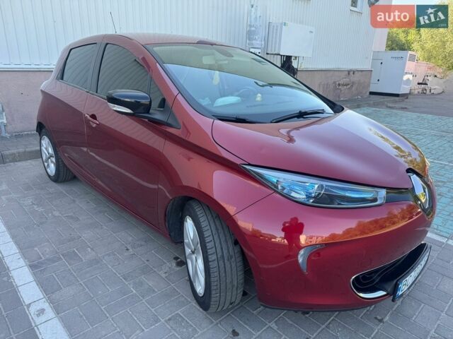Красный Рено Зое, объемом двигателя 0 л и пробегом 87 тыс. км за 9800 $, фото 1 на Automoto.ua