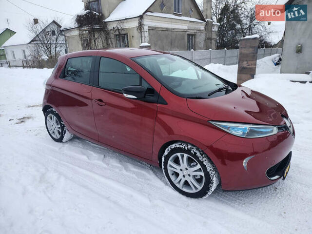 Красный Рено Зое, объемом двигателя 0 л и пробегом 170 тыс. км за 8400 $, фото 1 на Automoto.ua