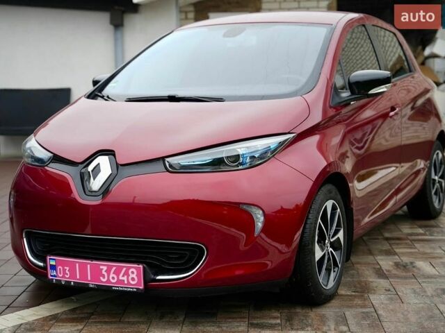 Красный Рено Зое, объемом двигателя 0 л и пробегом 133 тыс. км за 9800 $, фото 1 на Automoto.ua