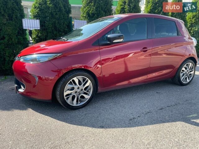 Красный Рено Зое, объемом двигателя 0 л и пробегом 107 тыс. км за 9899 $, фото 1 на Automoto.ua