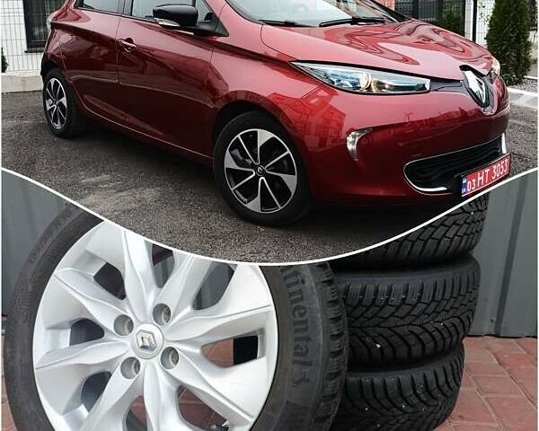 Красный Рено Зое, объемом двигателя 0 л и пробегом 77 тыс. км за 10500 $, фото 1 на Automoto.ua