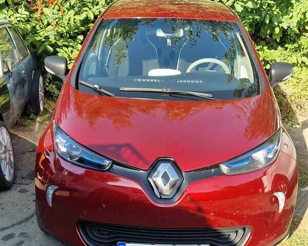Красный Рено Зое, объемом двигателя 0 л и пробегом 178 тыс. км за 9300 $, фото 1 на Automoto.ua