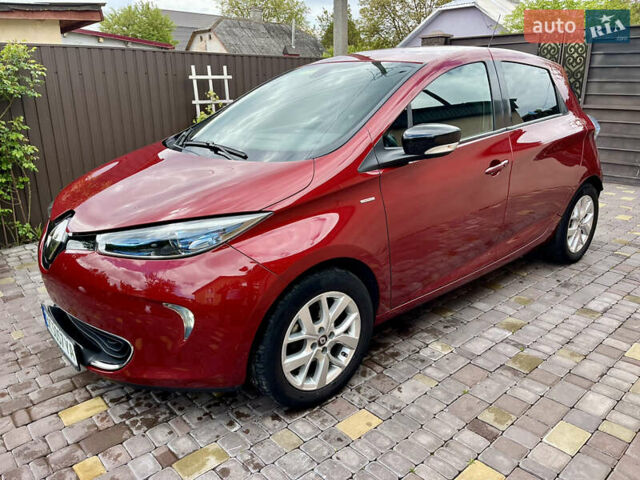 Красный Рено Зое, объемом двигателя 0 л и пробегом 98 тыс. км за 10399 $, фото 1 на Automoto.ua