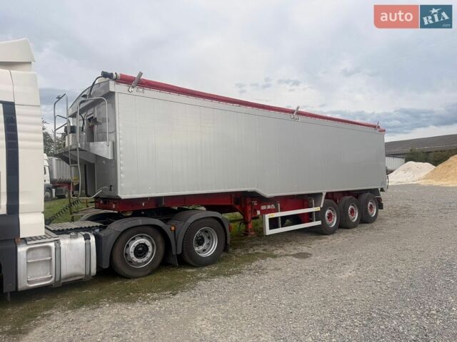 Красный Рено Зое, объемом двигателя 0 л и пробегом 70 тыс. км за 10532 $, фото 1 на Automoto.ua
