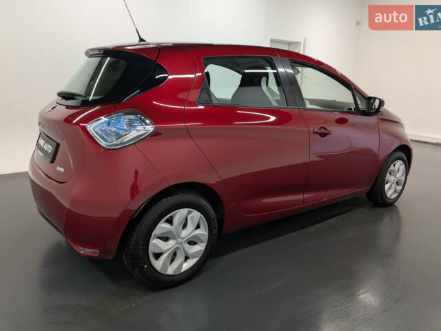 Красный Рено Зое, объемом двигателя 0 л и пробегом 80 тыс. км за 6700 $, фото 1 на Automoto.ua