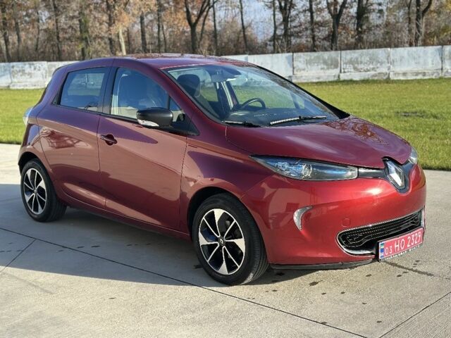 Красный Рено Зое, объемом двигателя 0 л и пробегом 105 тыс. км за 9200 $, фото 1 на Automoto.ua