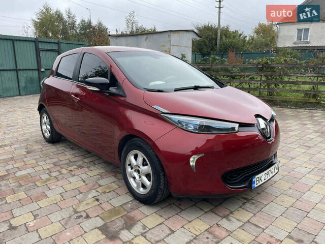 Красный Рено Зое, объемом двигателя 0 л и пробегом 78 тыс. км за 10700 $, фото 1 на Automoto.ua