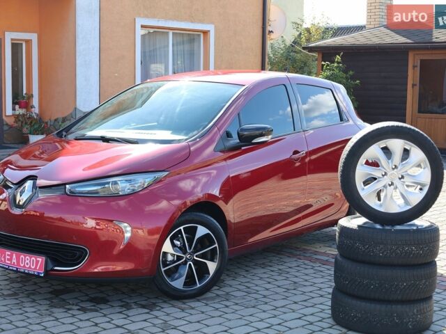 Красный Рено Зое, объемом двигателя 0 л и пробегом 88 тыс. км за 11500 $, фото 1 на Automoto.ua