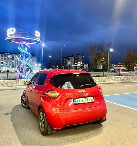 Красный Рено Зое, объемом двигателя 0 л и пробегом 123 тыс. км за 12499 $, фото 1 на Automoto.ua