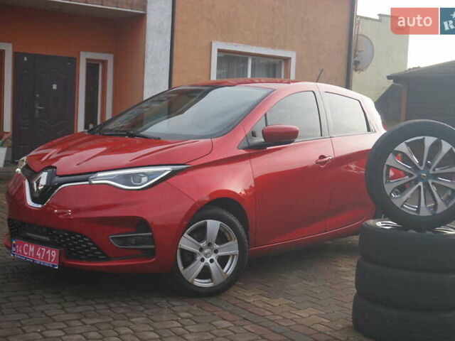 Красный Рено Зое, объемом двигателя 0 л и пробегом 137 тыс. км за 12500 $, фото 1 на Automoto.ua