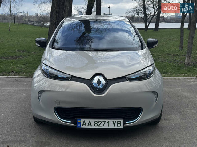 Рено Зое, объемом двигателя 0 л и пробегом 61 тыс. км за 7600 $, фото 1 на Automoto.ua