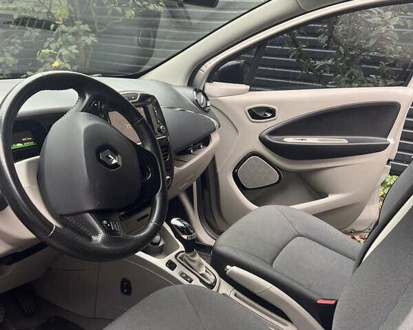 Рено Зое, об'ємом двигуна 0 л та пробігом 58 тис. км за 8000 $, фото 1 на Automoto.ua