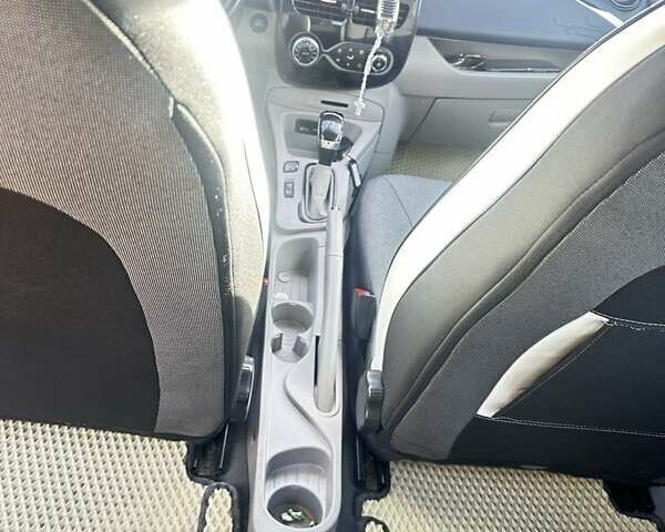 Рено Зое, об'ємом двигуна 0 л та пробігом 70 тис. км за 8000 $, фото 1 на Automoto.ua