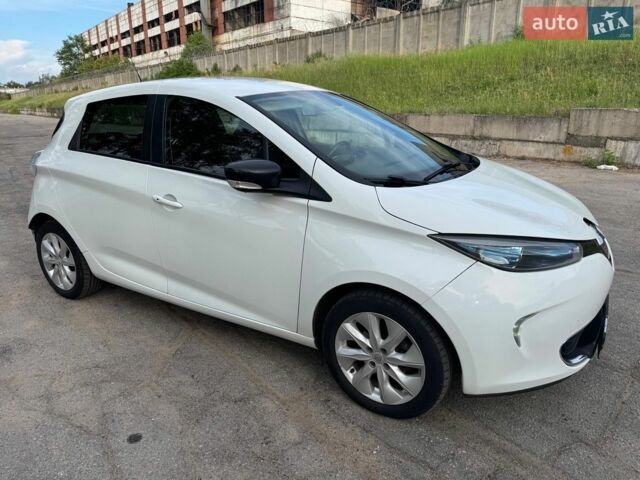 Рено Зое, об'ємом двигуна 0 л та пробігом 215 тис. км за 10100 $, фото 1 на Automoto.ua